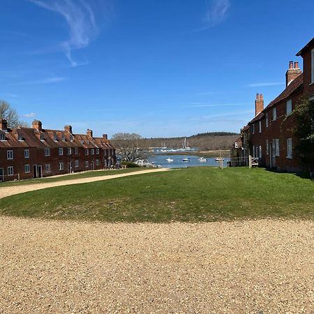 No 64 Bed And Breakfast Lymington Exterior photo